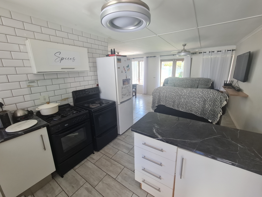 2 Bedroom Property for Sale in Paradise Beach Eastern Cape